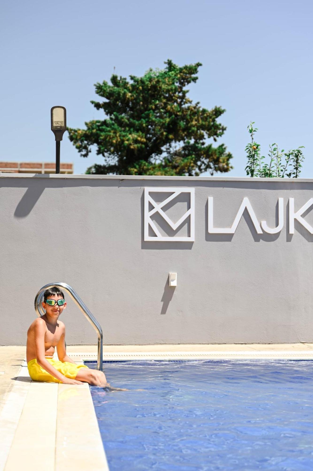 Hotel Lajka Luxury Ulcinj Esterno foto