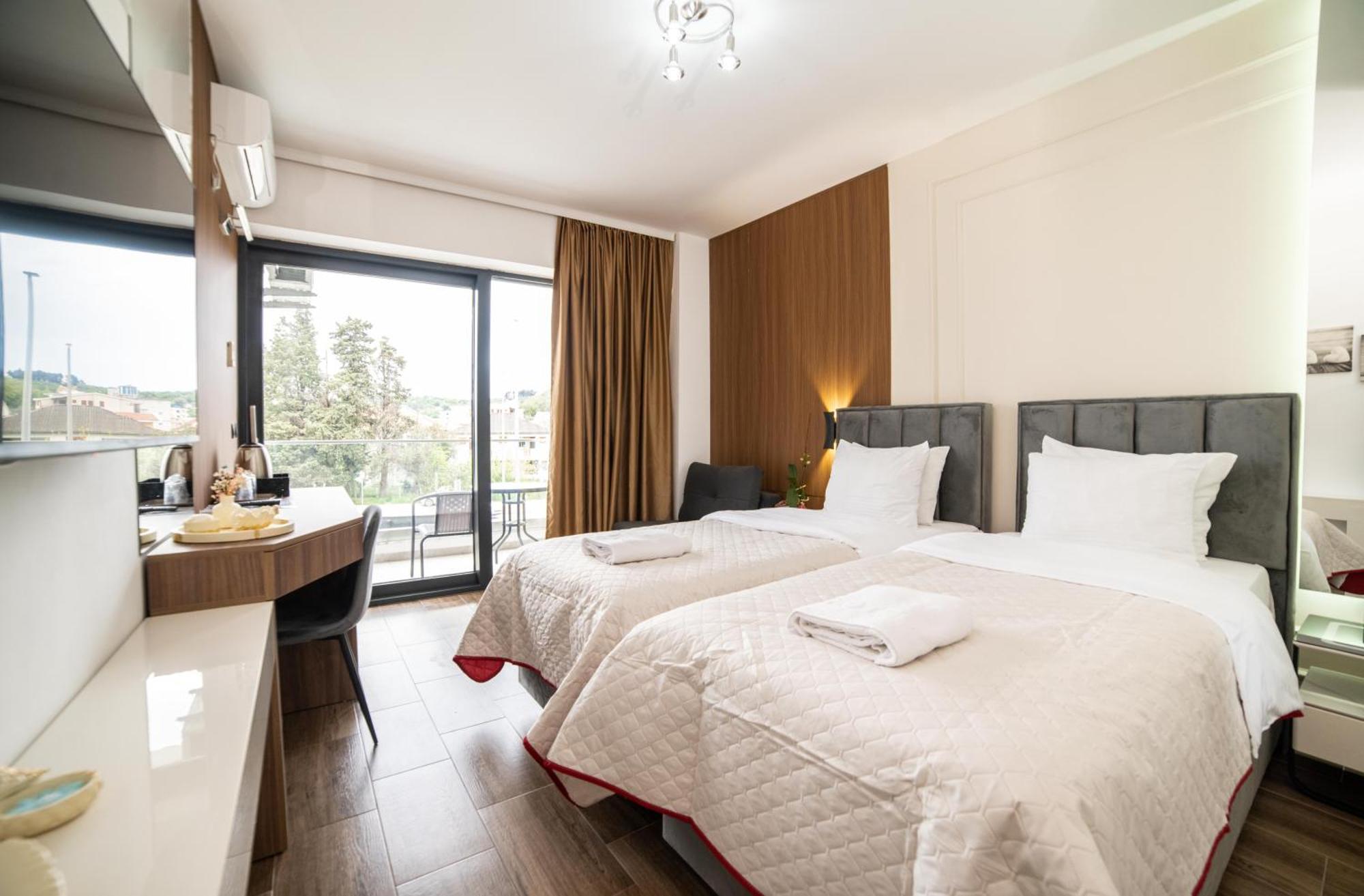 Hotel Lajka Luxury Ulcinj Esterno foto