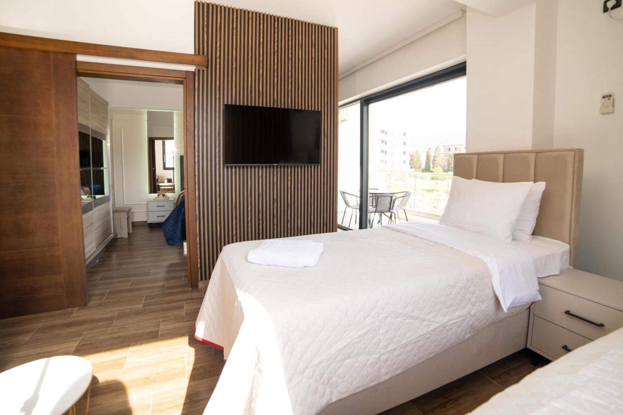 Hotel Lajka Luxury Ulcinj Esterno foto